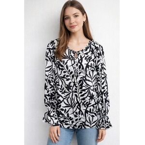 NWT TUCKER Juliette Black and White Figi Floral‎ Print Silk Charmeuse Top Medium